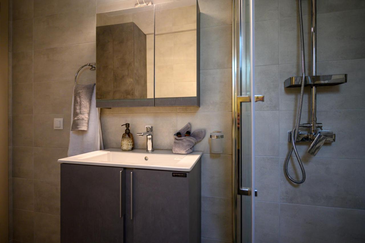 קלמאטה Chic Apartment In Nature, 5-Min Walk To The Beach מראה חיצוני תמונה