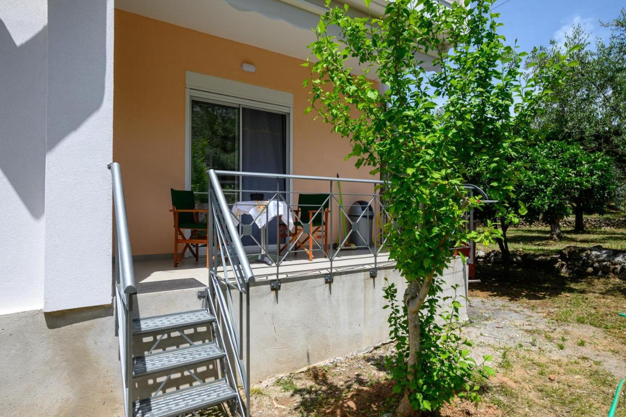 קלמאטה Chic Apartment In Nature, 5-Min Walk To The Beach מראה חיצוני תמונה