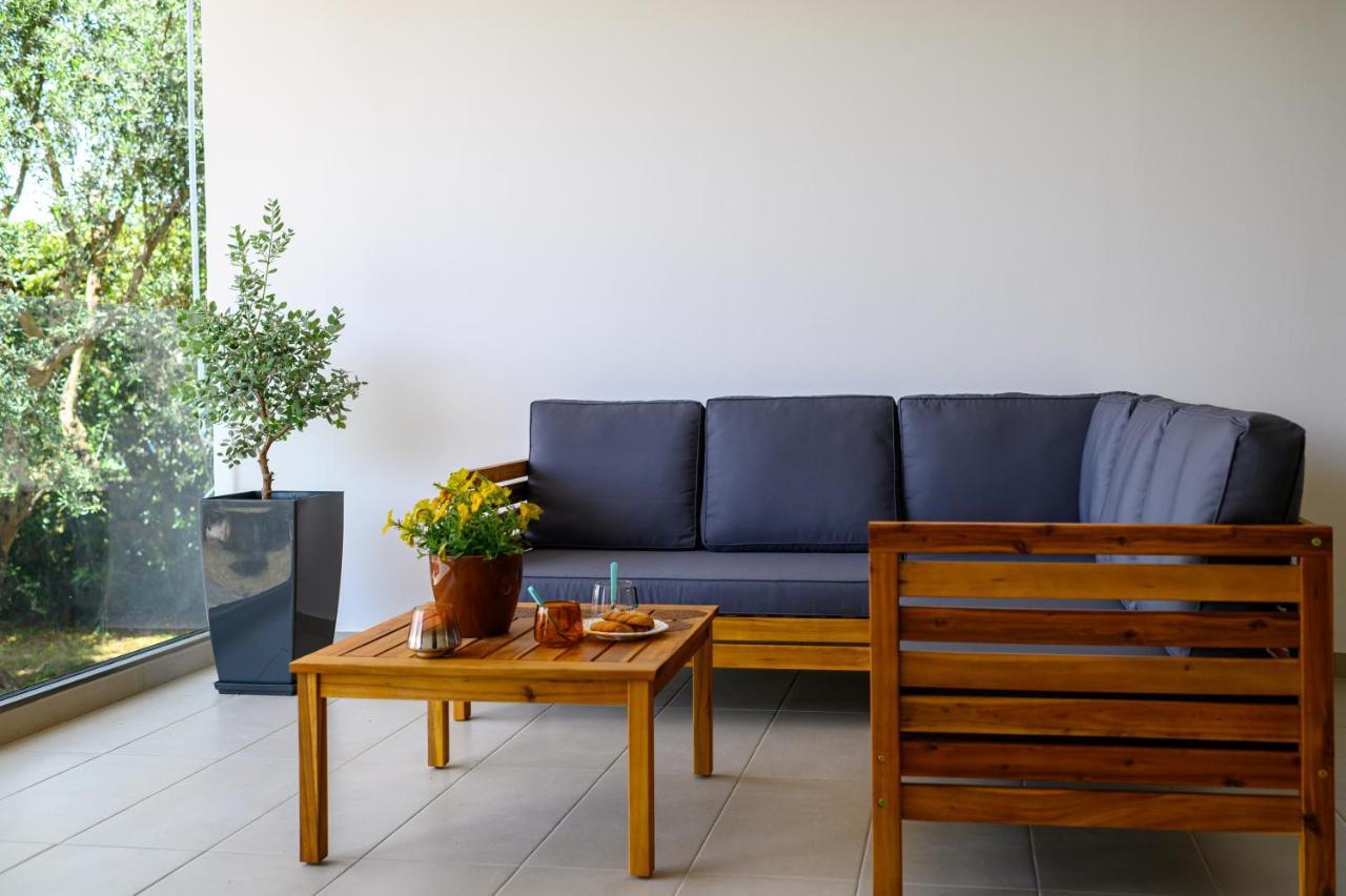 קלמאטה Chic Apartment In Nature, 5-Min Walk To The Beach מראה חיצוני תמונה