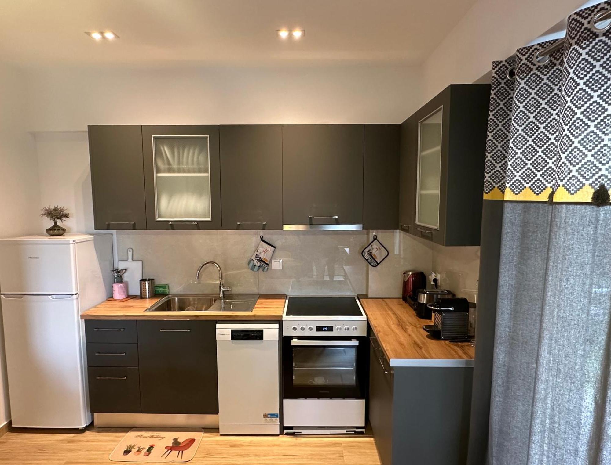 קלמאטה Chic Apartment In Nature, 5-Min Walk To The Beach מראה חיצוני תמונה